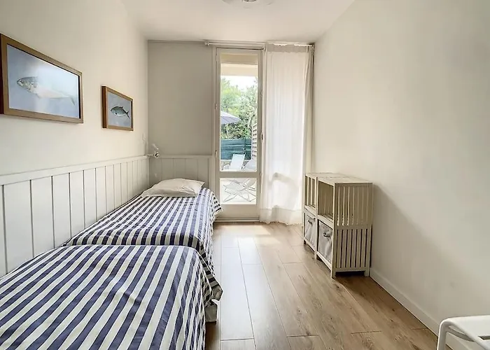 Latitude 43-apartment-saint-tropez-tennis Апартаменти Сен-Тропе